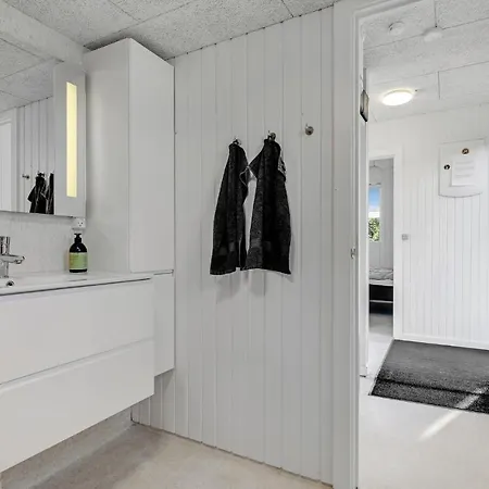 Strandhaus Mit 3 Schlafzimmern In Aabenraa