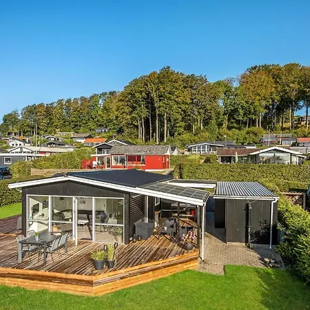 Strandhaus Mit 3 Schlafzimmern In Aabenraa