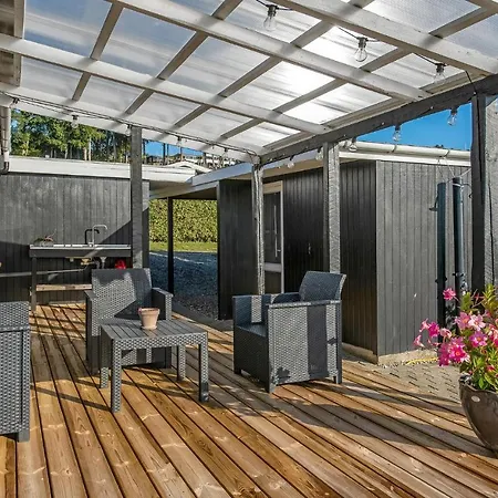 Strandhaus Mit 3 Schlafzimmern In Aabenraa