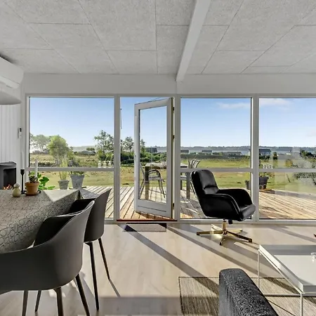 Strandhaus Mit 3 Schlafzimmern In Aabenraa Ferienhaus *